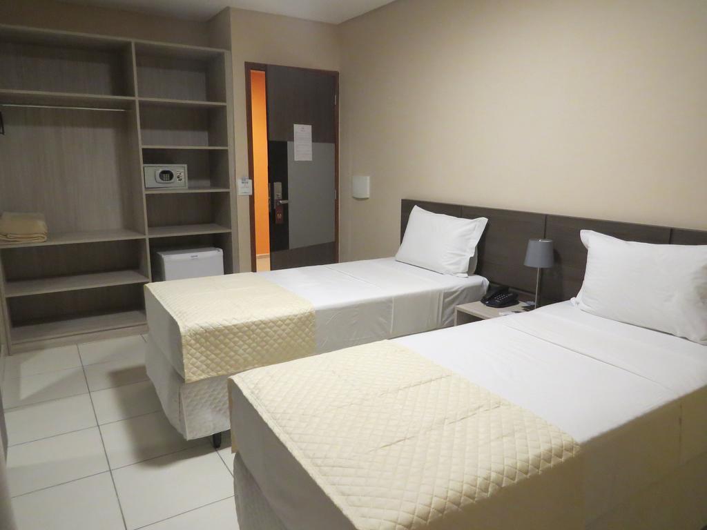 Golden Hotel *